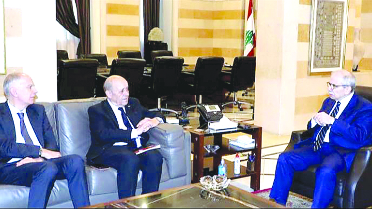 لودريان يناقش مع المسؤولين مرحلة ما بعد اليونيفيل